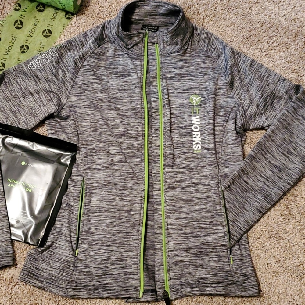 "It Works" 💚🖤 Jacket Size Med